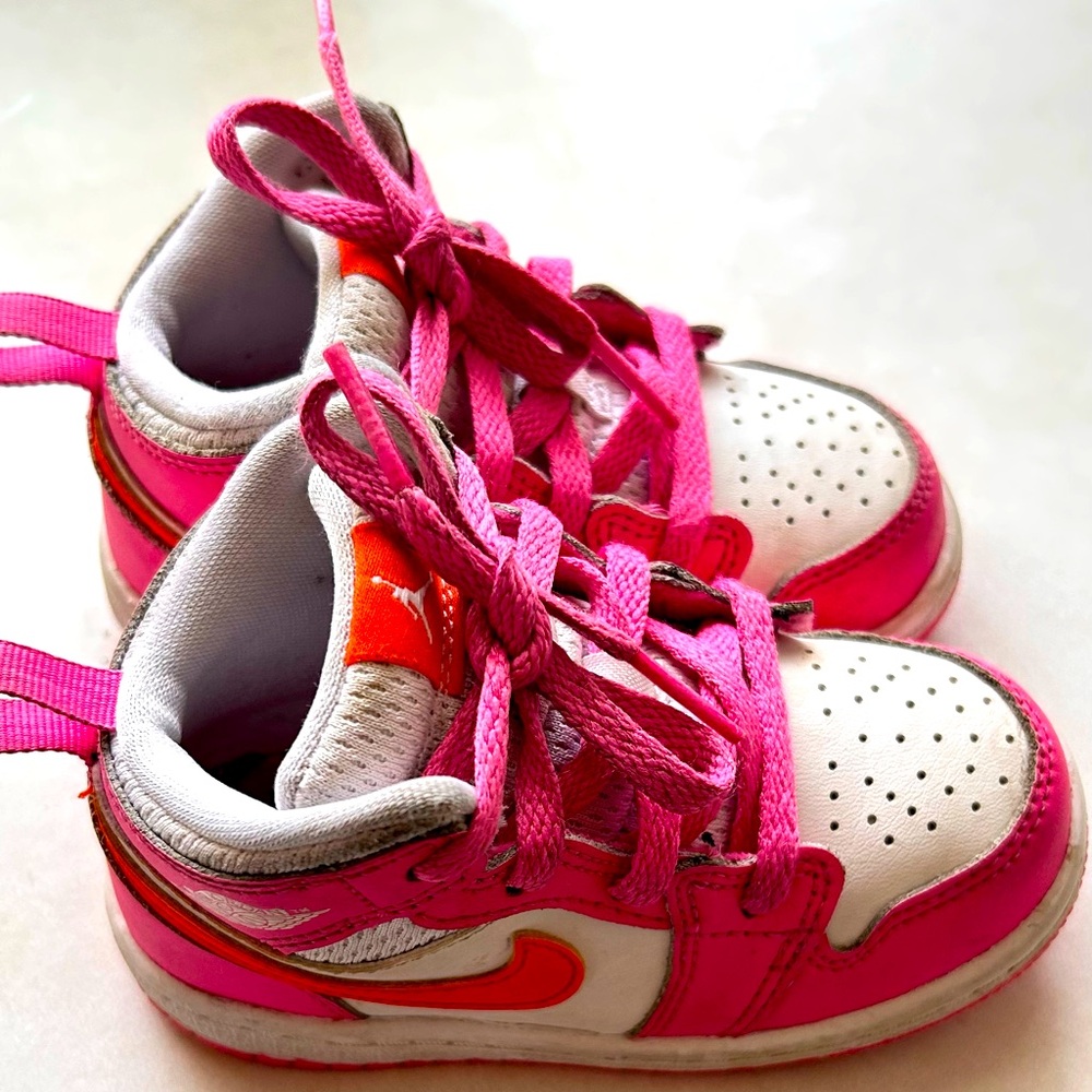 Girls air Jordan nike shoes size 7C